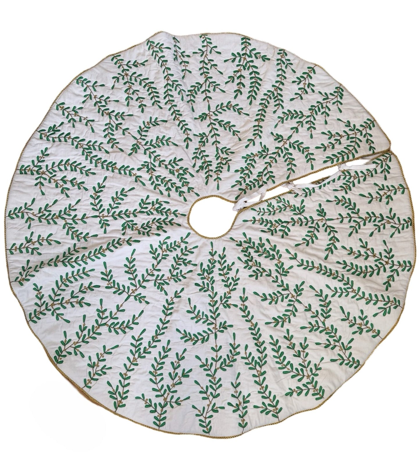 Jingle Nod Buxus Tree Skirt