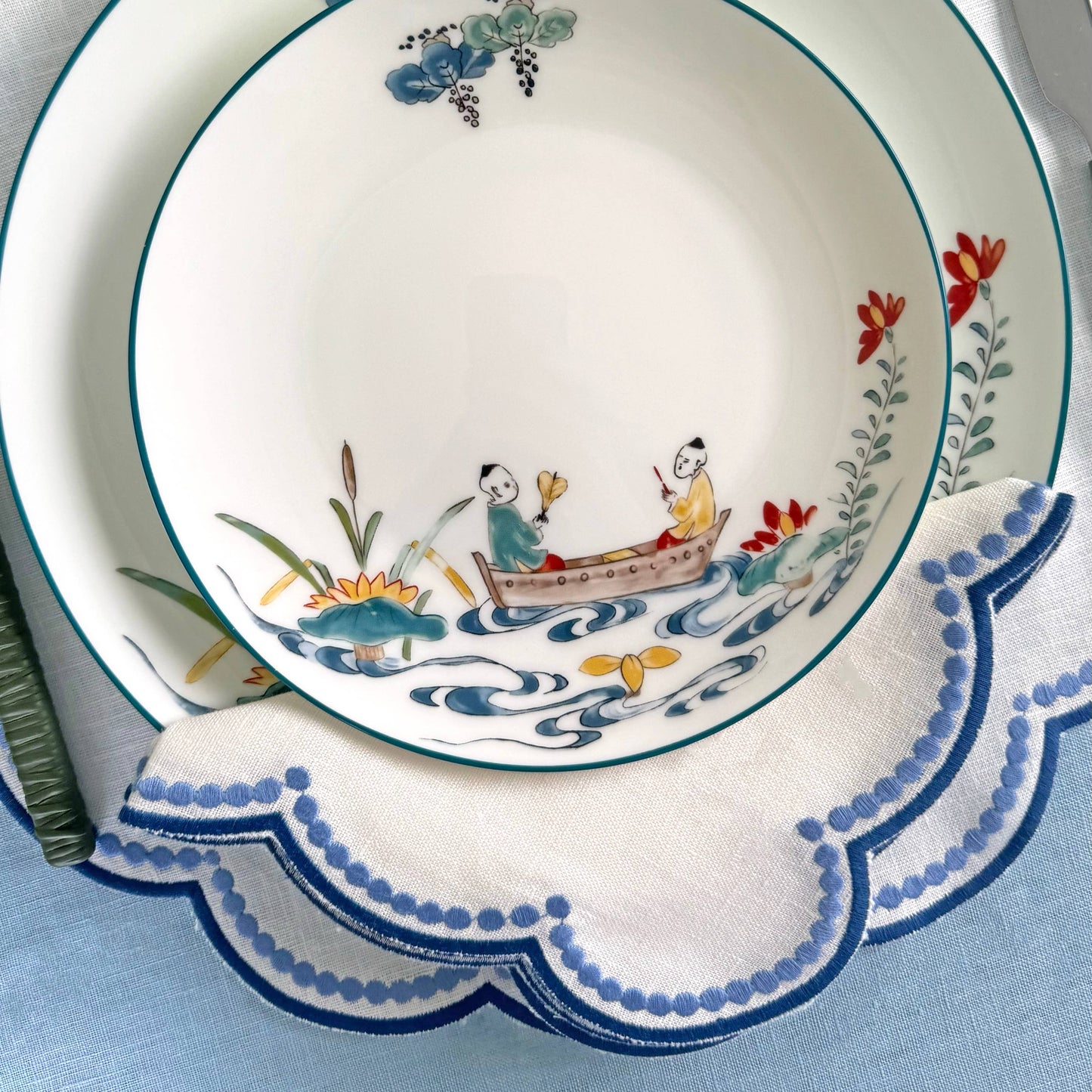 Lilibeth white&blue embroidered linen placemat (set of 4)