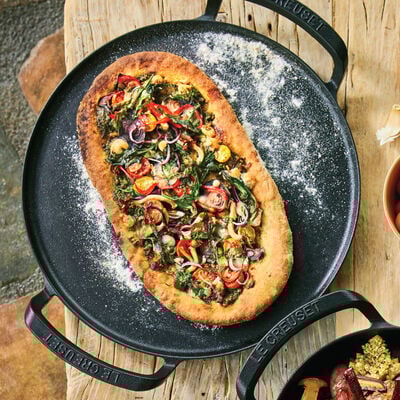 Le Creuset 15in Outdoor Round Pizza Pan, Black