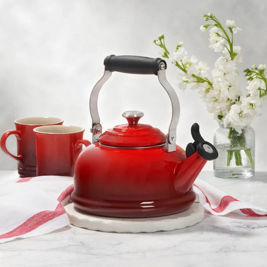 Le Creuset Whistling Kettle 1.7Qt