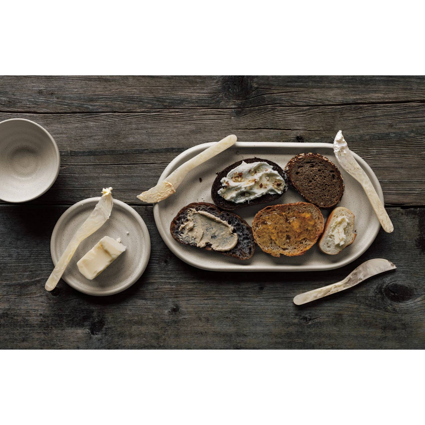 Ivory Resin Spreader Set of 4