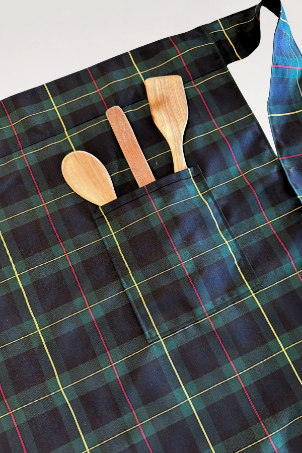 Tartan Full Apron | Holiday Homemaker