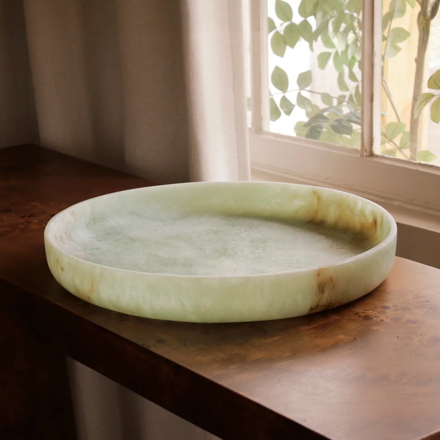 Beatriz Ball Resin Giada Rd Tray Jade Swirl