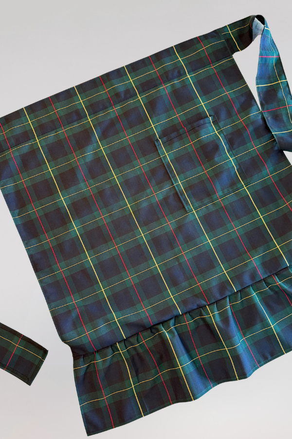 Tartan Full Apron | Holiday Homemaker