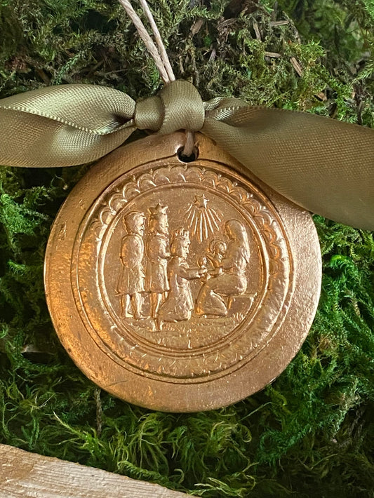 Rouge 225 Hand Brushed Gold Leaf Three Kings Ornament