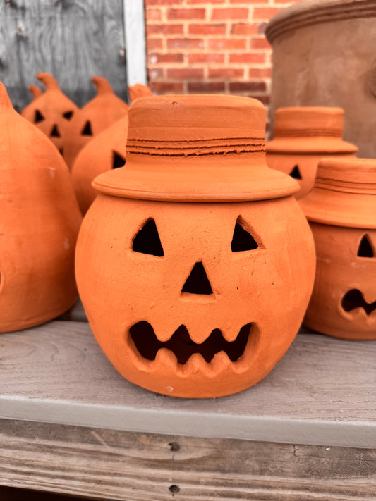 Craven Pottery Pumpkin With Hat, Md
