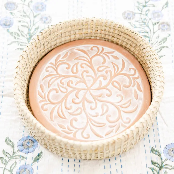 Ivy Swirls Round Bread Warmer Basket