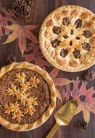 Nordic Ware Apples & Leaves Pie Top Cutter