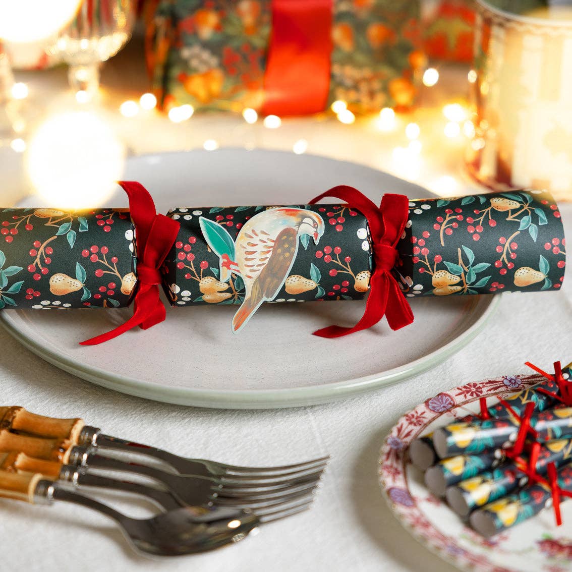 Partridge & Pear Christmas Crackers - 6 Pack | Christmas Decor |