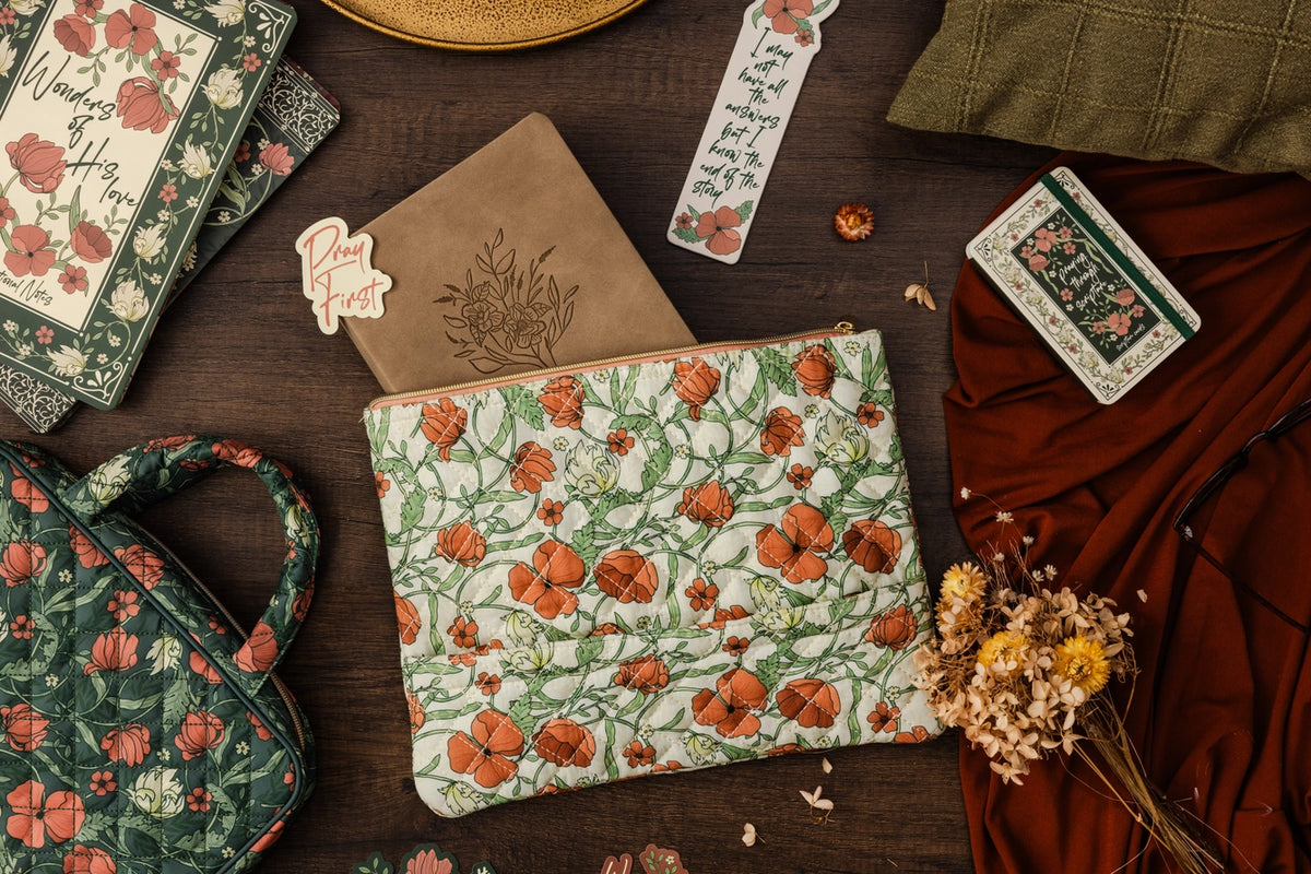 Quilted Study Pouch, Morris Garden